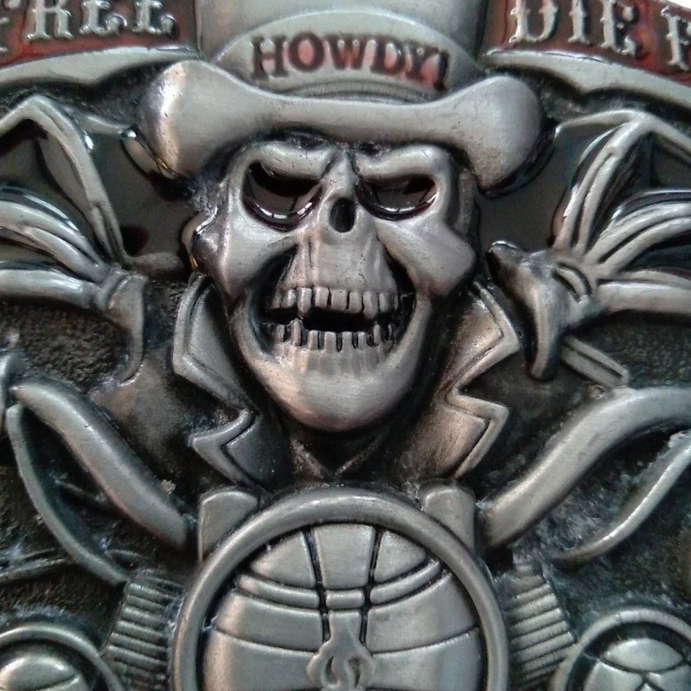RIDE FREE DIE FREE MOTORCYCLE BELT BUCKLE - A WAY OF LIFE - SKULL - BAT WINGS ?